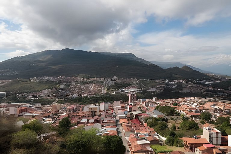 Apto en San Gil, cómodo, seguro y con vista 1A.