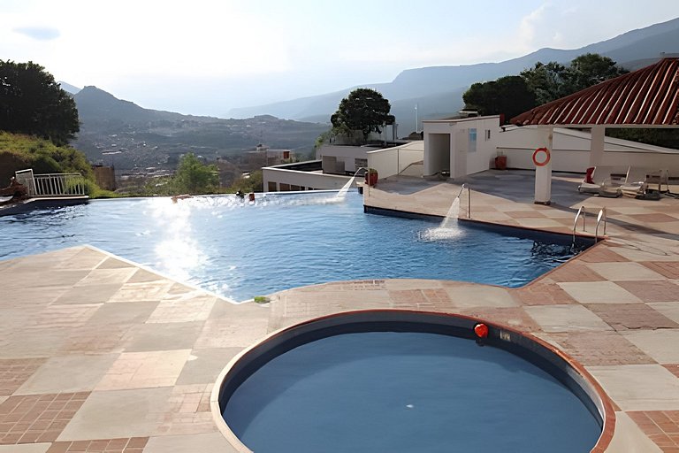 Apartaestudio, cómodo, tranquilo,  piscina San Gil