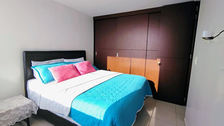 Habitación Privada con Baño en Apartamento Amoblado - La Con
