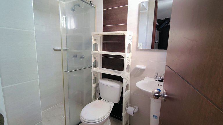 Habitación Privada con Baño en Apartamento Amoblado - La Con