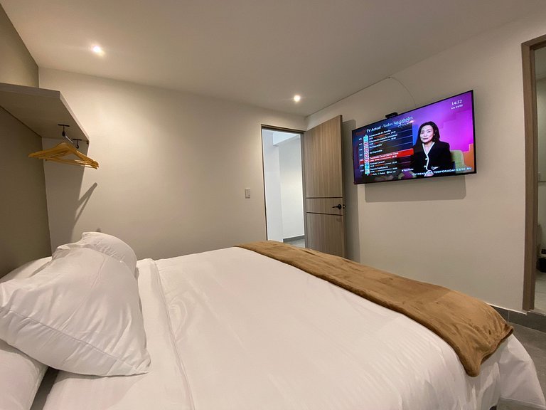 Cama King cerca Aeropuerto El Dorado | Hostme - 96k Premiun