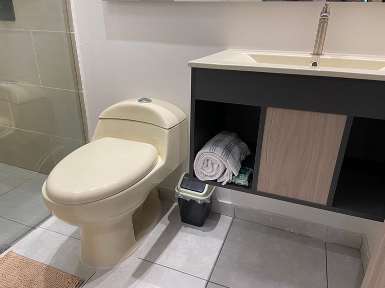 Habitación con cama Queen, a minutos del aeropuerto