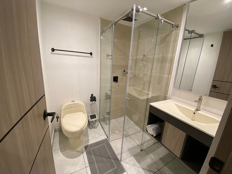 Cama King cerca Aeropuerto El Dorado | Hostme - 96k Premiun