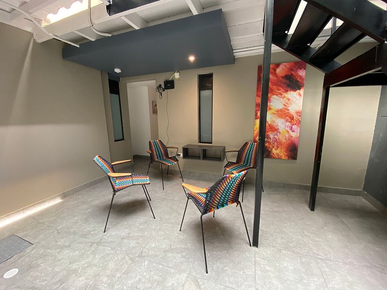 Cama King cerca Aeropuerto El Dorado | Hostme - 96k Premiun