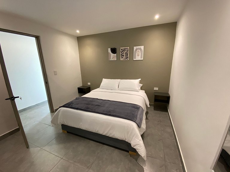 Habitación con cama Queen, a minutos del aeropuerto